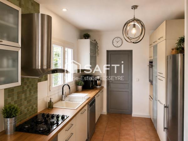 Maison de caractère avec fort potentiel à Montussan (20 min de Bordeaux) parcelle 2533m2 division possible