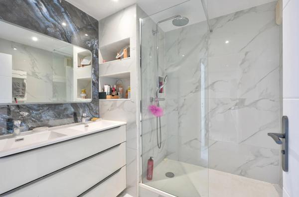 Appartement à vendre 0 pièces BRON (69)
