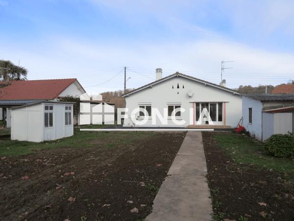 Location Maison 4 pièces 77.44 m² - 27 RUE DU PONT Goes 64400