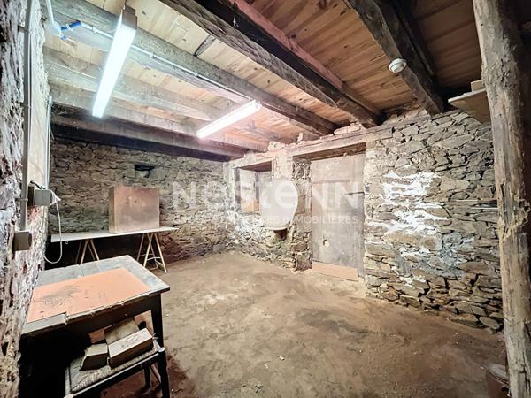 Maison de bourg à rénover - Chameyrat - 4 pièce(s) 113 m2