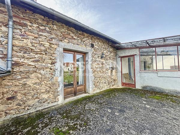 Maison de bourg à rénover - Chameyrat - 4 pièce(s) 113 m2