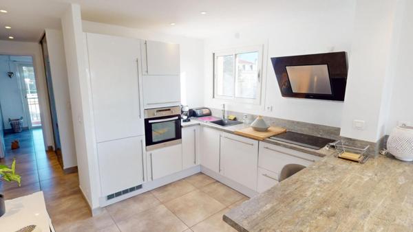 Appartement Saint Raphael 2 pièce(s) 45 m2 Vue Mer Cave et PKG privatif