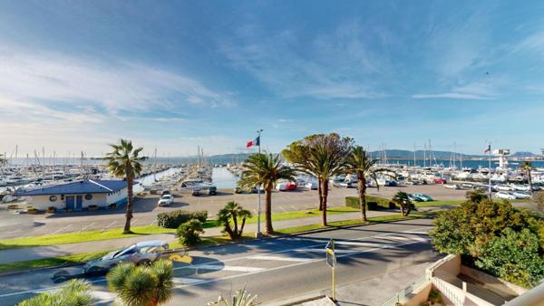 Appartement Saint Raphael 2 pièce(s) 45 m2 Vue Mer Cave et PKG privatif