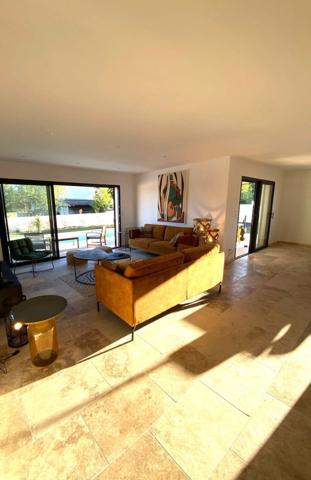 Villa individuelle proche de la mer avec piscine