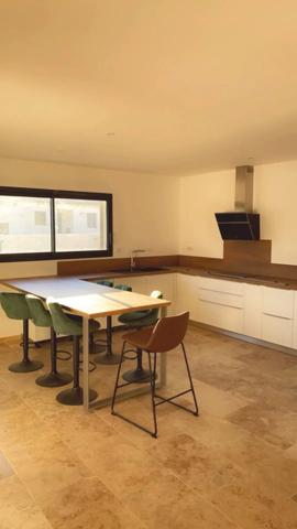 Villa individuelle proche de la mer avec piscine