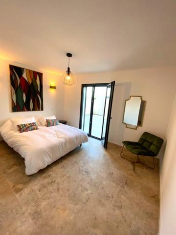 Villa individuelle proche de la mer avec piscine