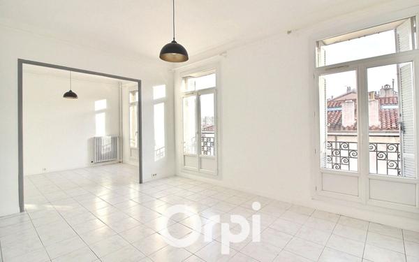 Appartement à louer    4 pièces • 119 m2 Marseille 7