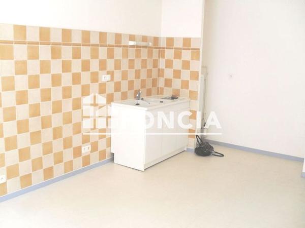 Location Appartement 2 pièces 45.88 m² - 49 AVENUE MARECHAL FOCH Tournon Sur Rhone 07300