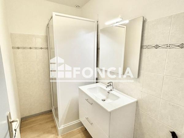 Location Appartement 2 pièces 45.88 m² - 49 AVENUE MARECHAL FOCH Tournon Sur Rhone 07300