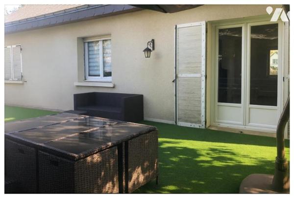 À vendre quartier centre ville / Ternière – Maison familiale  avec jardin, piscine chauffée