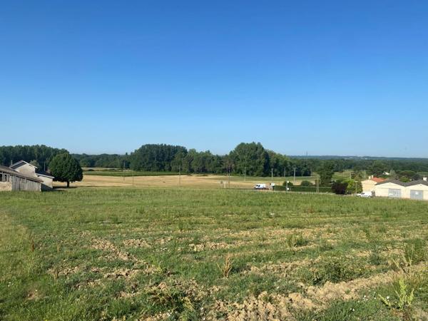 ST SAVIN TERRAIN CONSTRUCTIBLE 1326 m² Lot B Saint-Savin (33920)
