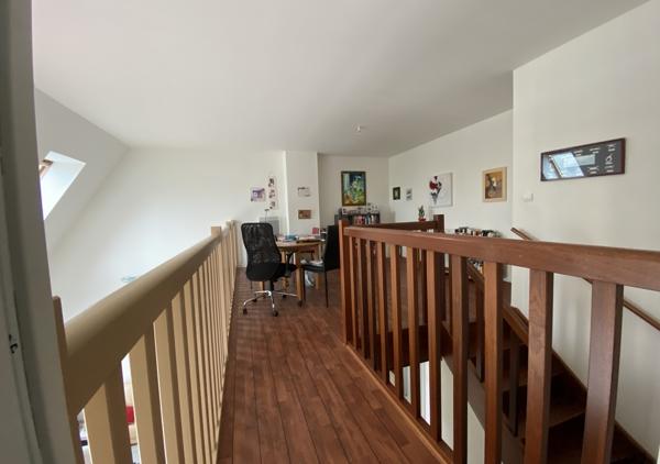 VENDU - Bel appartement au dernier étage d'une résidence de standing à proximité de la plage et des commerces