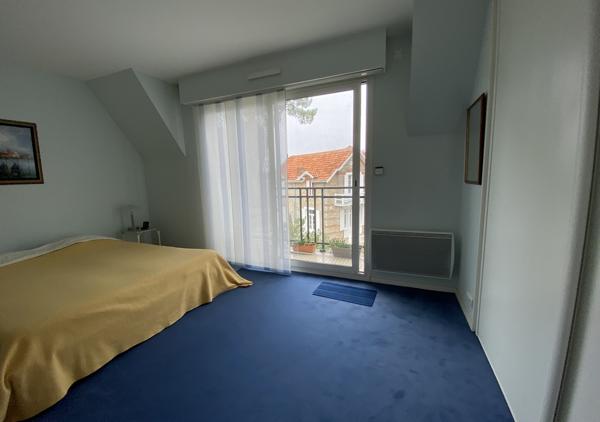VENDU - Bel appartement au dernier étage d'une résidence de standing à proximité de la plage et des commerces