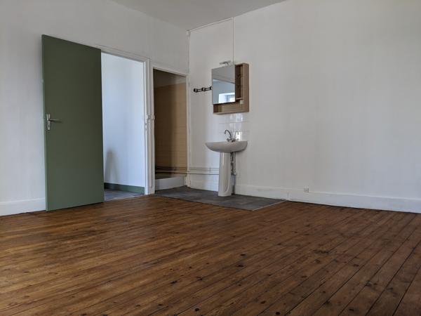 Poitiers (86000) DOUBLE IMMEUBLE POITIERS CENTRE 682 m2 avec 12 LOGEMENTS, 2 GARAGES, 2 LOCAUX COMMERCIAUX, JARDIN !