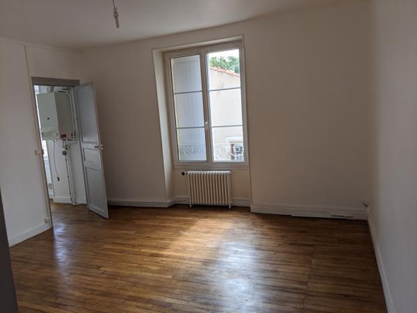 Poitiers (86000) DOUBLE IMMEUBLE POITIERS CENTRE 682 m2 avec 12 LOGEMENTS, 2 GARAGES, 2 LOCAUX COMMERCIAUX, JARDIN !