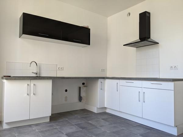 Poitiers (86000) DOUBLE IMMEUBLE POITIERS CENTRE 682 m2 avec 12 LOGEMENTS, 2 GARAGES, 2 LOCAUX COMMERCIAUX, JARDIN !