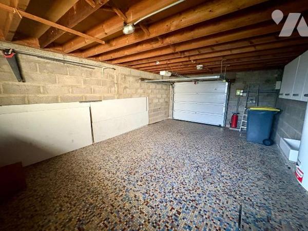 PACE- Au calme dans une impasse 
Une maison d'habitation individuelle édifiée en 1977 :
- Au ...