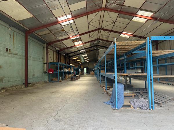 Local commercial à vendre à Saint Mesmin - 1600 m²