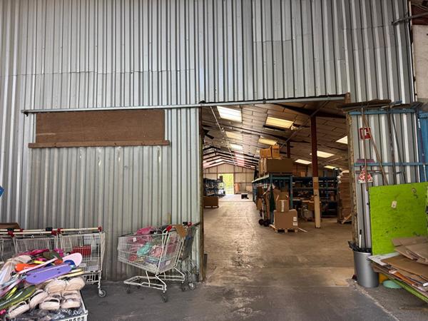 Local commercial à vendre à Saint Mesmin - 1600 m²