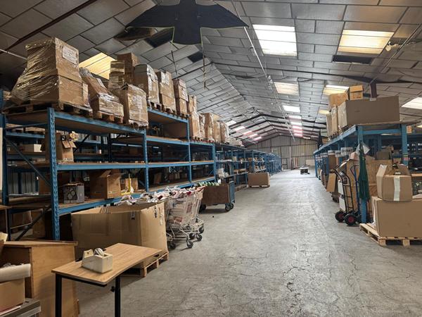 Local commercial à vendre à Saint Mesmin - 1600 m²