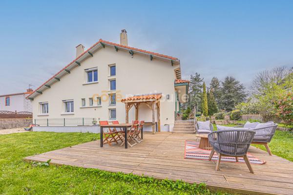 Vente Maison180 m² - 8 Pièces - BOUGUENAIS (44340)