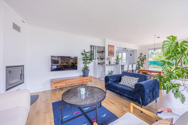 Vente Maison180 m² - 8 Pièces - BOUGUENAIS (44340)