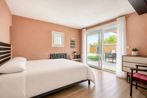 Pierre-Bénite – Maison familiale de 130 m², 6 pièces, piscine, jacuzzi et espaces extérieurs