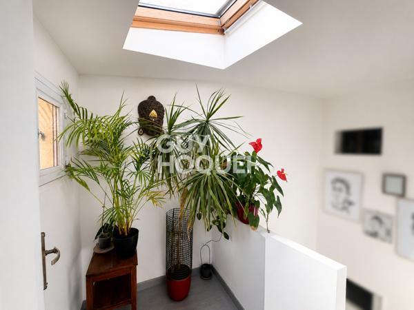 Maison de village avec garage privatif : un véritable luxe en cœur de village
