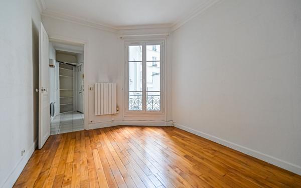 Appartement à vendre    3 pièces • 43,15 m2 Paris 9