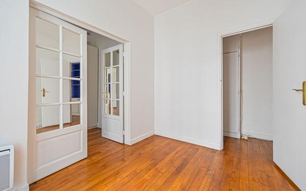 Appartement à vendre    3 pièces • 43,15 m2 Paris 9