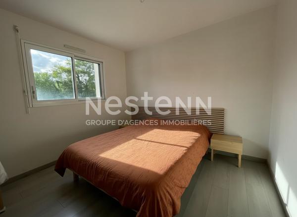 MAISON RECENTE dans un petit hameau, à 1 KM DU BOURG DE GRAND-CHAMP