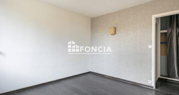 À vendre Studio 28 m² - Le Pont-de-claix 38800
