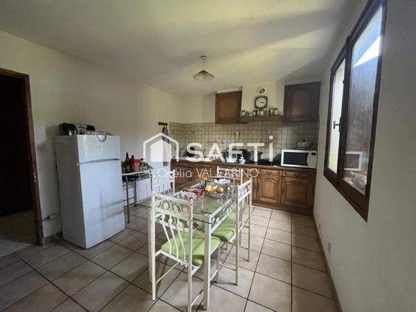 Fort potentiel locatif ! Maison + dépendances sur 1 335 m², idéale pour créer jusqu’à 3 logements rentables.