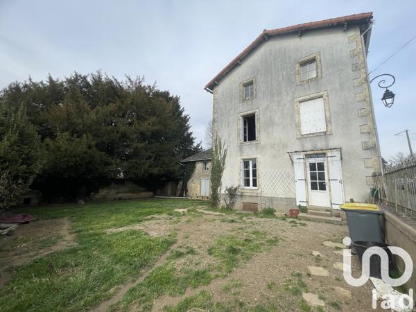 Maison 5 pièces de 100 m² à Pamproux (79800)