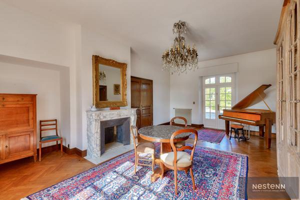 Demeure de prestige sur 1.5 hectares avec étang, dépendance et parc paysager -Trégueux (Baie de Saint-Brieuc)