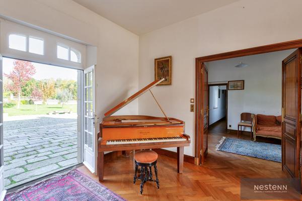 Demeure de prestige sur 1.5 hectares avec étang, dépendance et parc paysager -Trégueux (Baie de Saint-Brieuc)