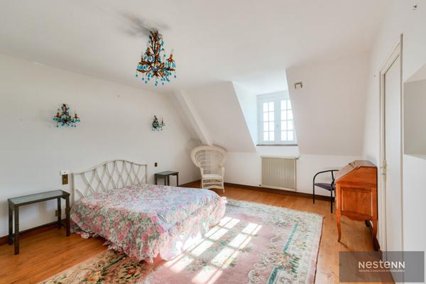 Demeure de prestige sur 1.5 hectares avec étang, dépendance et parc paysager -Trégueux (Baie de Saint-Brieuc)