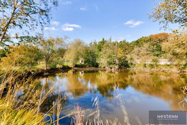 Demeure de prestige sur 1.5 hectares avec étang, dépendance et parc paysager -Trégueux (Baie de Saint-Brieuc)