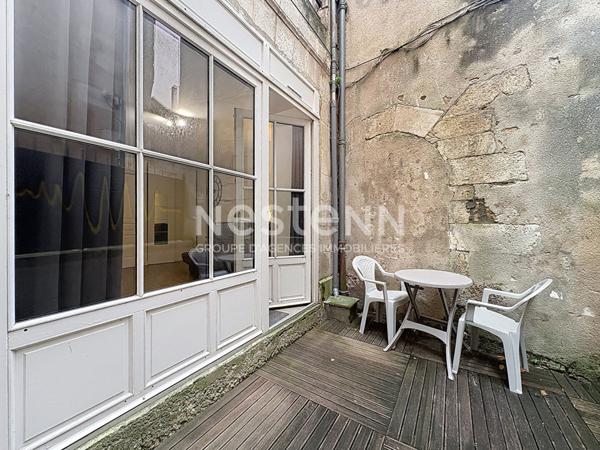 Appartement La Rochelle 1 pièce 20m², studio avec cours privative, centre-ville, proche port et gare de La Rochelle. Idéal investissement locatif