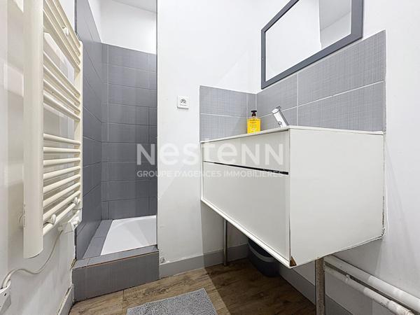 Appartement La Rochelle 1 pièce 20m², studio avec cours privative, centre-ville, proche port et gare de La Rochelle. Idéal investissement locatif