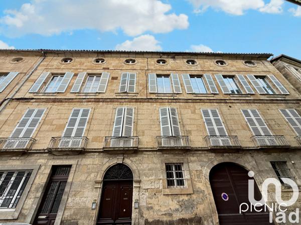 Appartement 3 pièces de 50 m² à Figeac (46100)