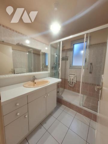 LAVAL, Quartier Cathédrale appartement type 3