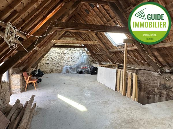 MAISON EN PIERRES A RENOVER DANS UN HAMEAU SECTEUR CÔTIER A GUIDEL