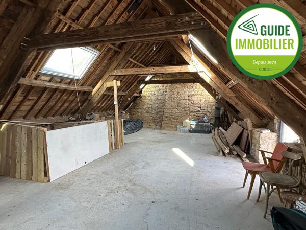 MAISON EN PIERRES A RENOVER DANS UN HAMEAU SECTEUR CÔTIER A GUIDEL