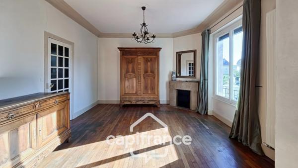 CHALON SUR SAONE (71), maison de ville 7 pièces