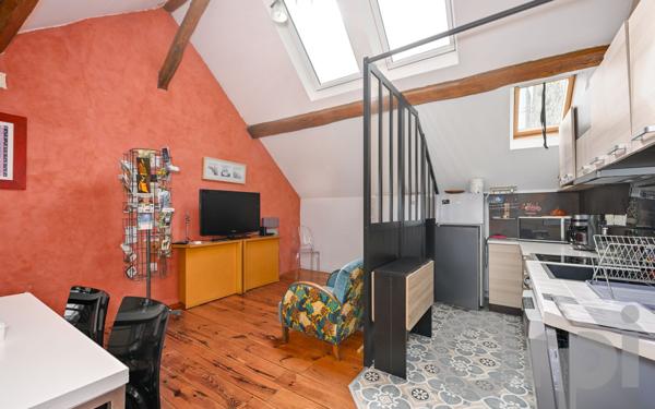 Maison à vendre    6 pièces • 195 m2 Périgny