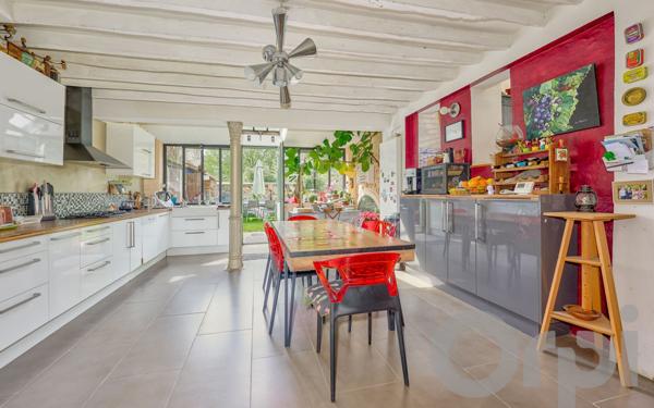 Maison à vendre    6 pièces • 195 m2 Périgny