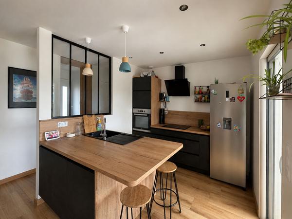 Maison familiale contemporaine à vendre à Châteaugiron - 5 chambres, calme et confort