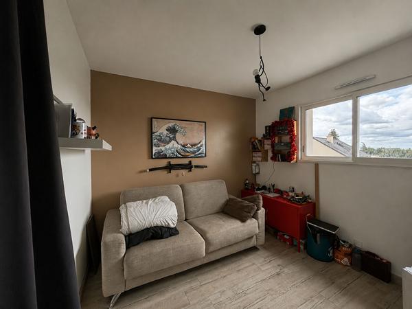 Maison familiale contemporaine à vendre à Châteaugiron - 5 chambres, calme et confort