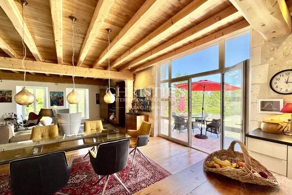 Élégante Maison Charentaise Rénovée avec Piscine, Calme Absolu en Sud Charente